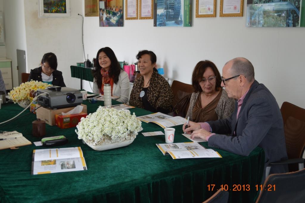 荷蘭L&H起重機(jī)有限公司、杭州龍盛機(jī)械有限公司來(lái)廠參觀交流